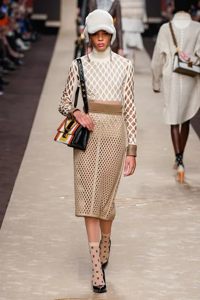 Look 22